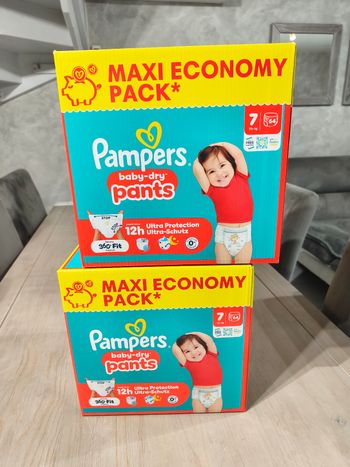 2 cartons pampers pants taille 7 neuf jamais ouvert 