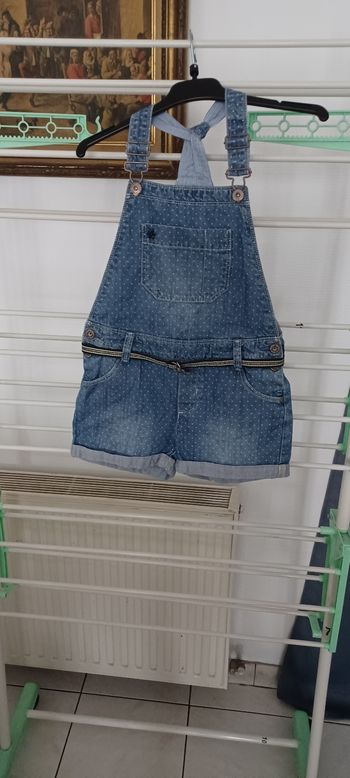 Très jolie combishort jeans fille T 8 ans
