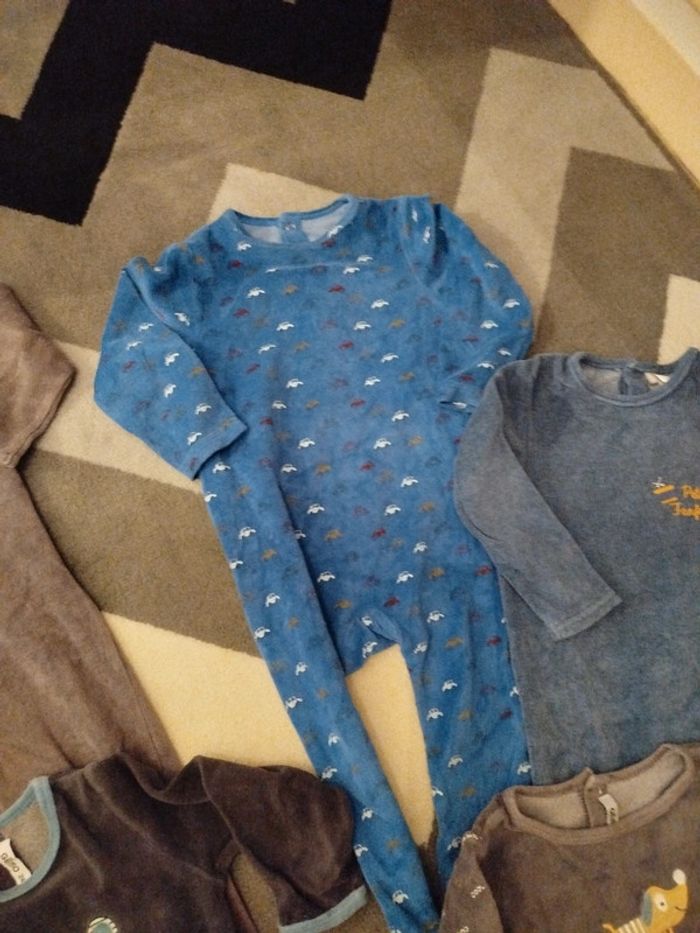 Lot de pyjamas - photo numéro 3