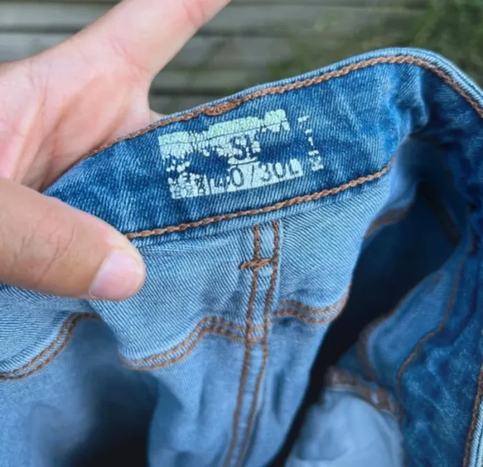 Jean troué Kiabi – Taille 38 Slim bon état - photo numéro 2