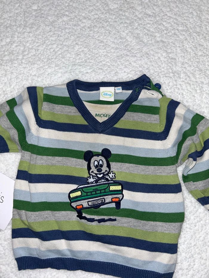Pull bébé Mickey en voiture - photo numéro 2