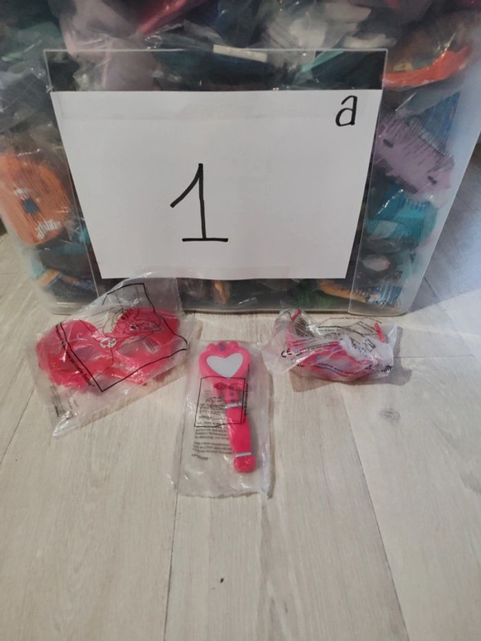 Figurine McDonald's barbie.