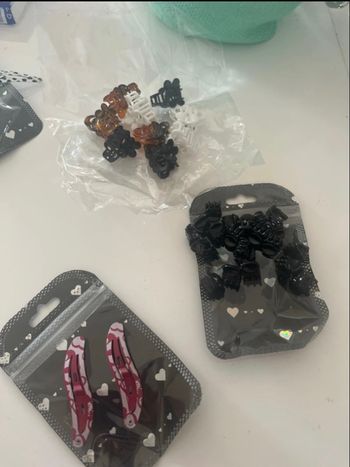 Lot pinces/barrettes et élastiques fille