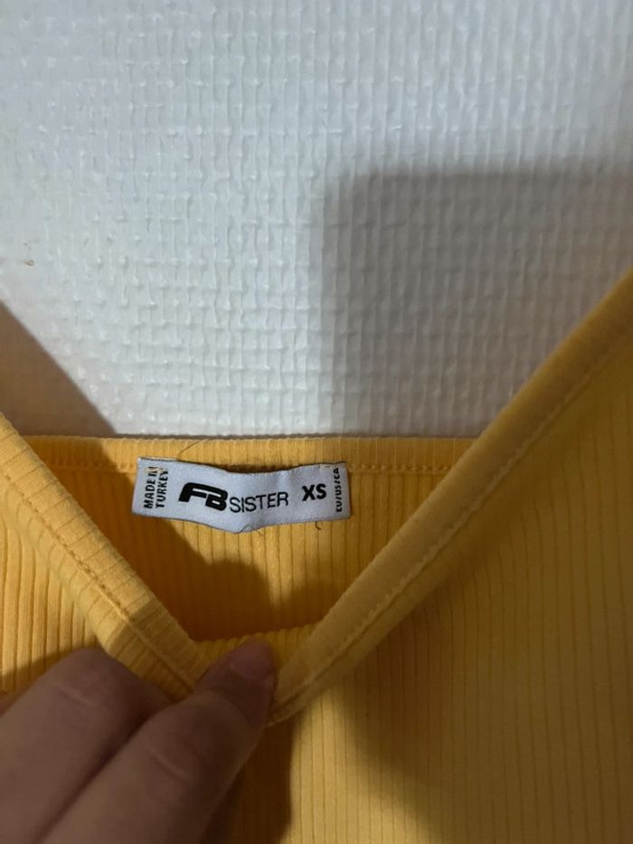 Débardeur court jaune - photo numéro 2