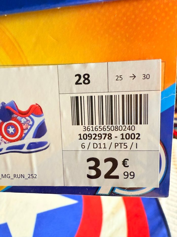 Chaussure lumineuse Marvel - photo numéro 9