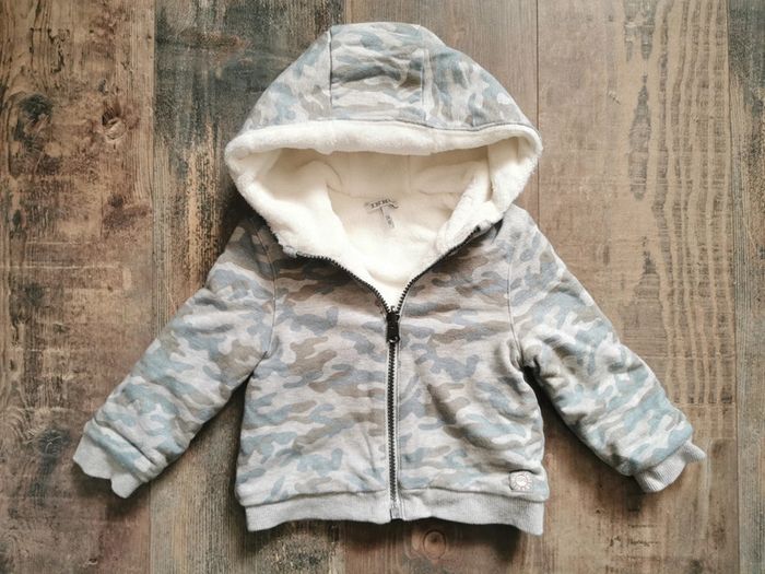 🍓Gilet veste à capuche blanc crème IKKS polaire 24mois🍓 - photo numéro 13