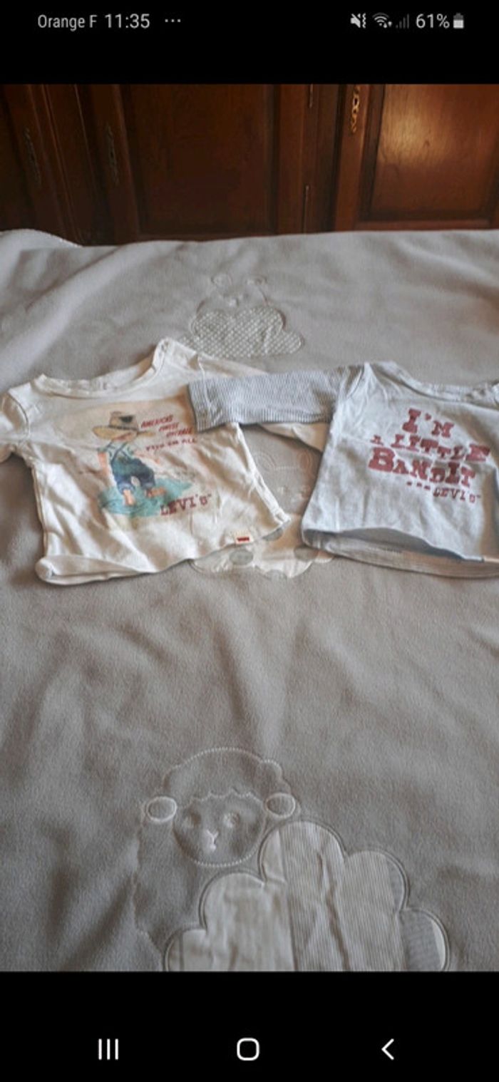 T shirt levis 3 mois