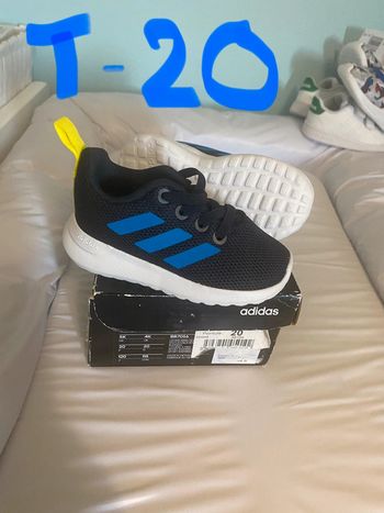 Basket adidas taille 20 neuve
