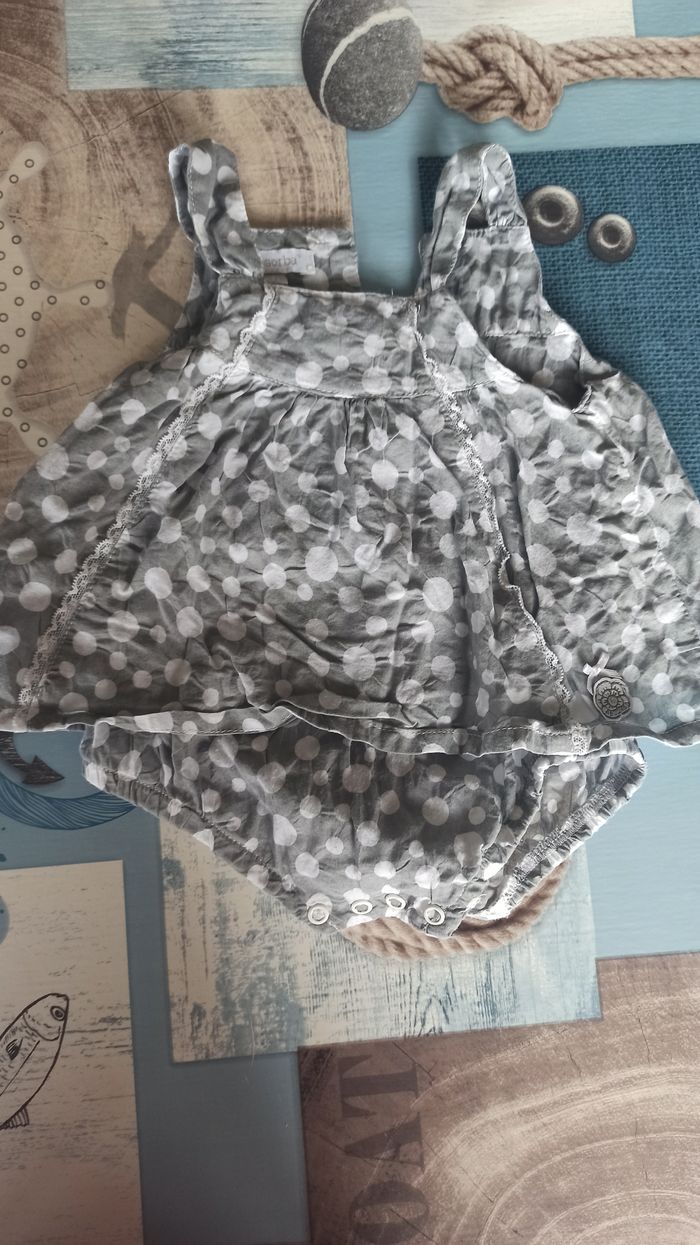 Lot de vêtements 1 mois - photo numéro 2