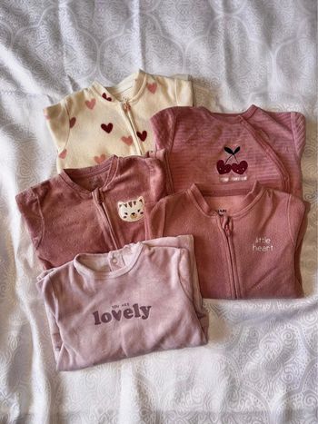Lot de 5 pyjamas velours – Kiabi – Taille 9 mois