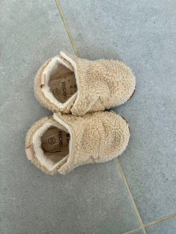 Chaussures souples moumoutes Obaïbi pointure 20