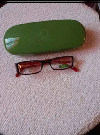 Monture+boîte à  lunettes  united  color of  benetton  neuves