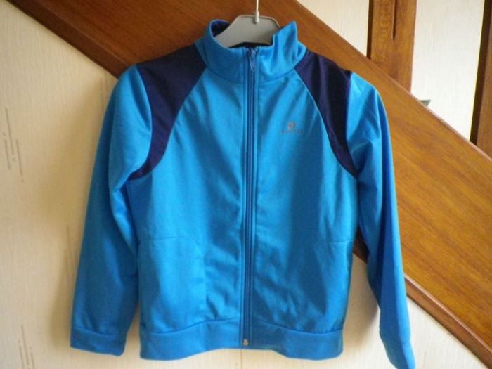 VESTE