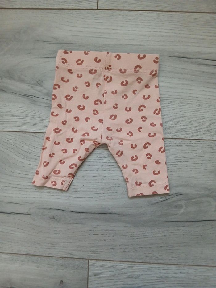 Legging ~ Kiabi ~ 1mois (52-55cm/4kg) - photo numéro 2