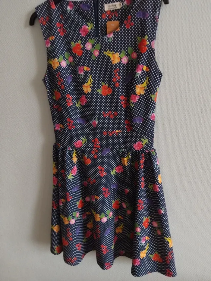 Robe neuve taille S/M - photo numéro 3