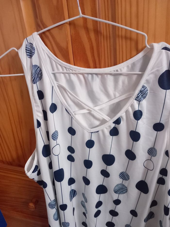 Débardeur taille 5xl. Neuf - photo numéro 2