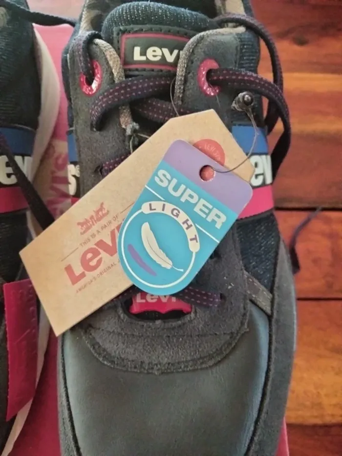 Paire de baskets neuves Levi's en 38 - photo numéro 3