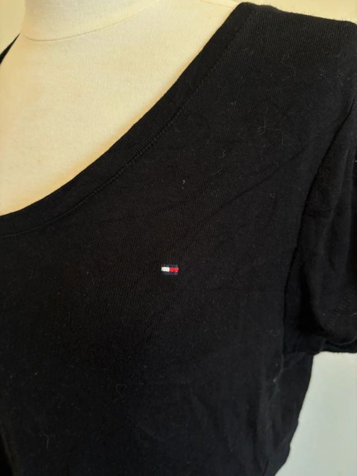 T-shirt col V noir basique - photo numéro 3