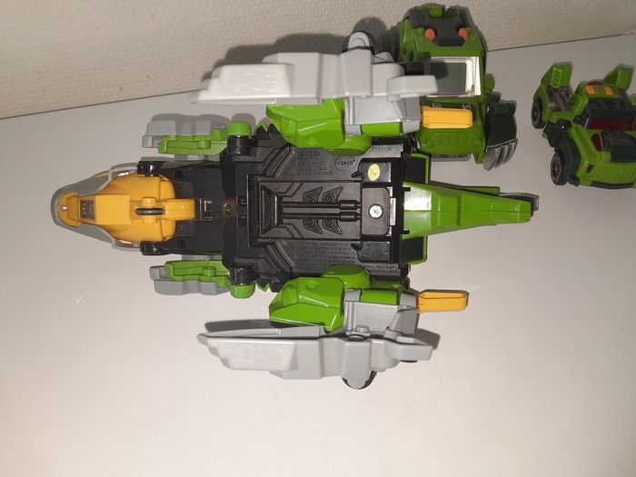 Lot véhicules/dinosaures switch and go - photo numéro 5