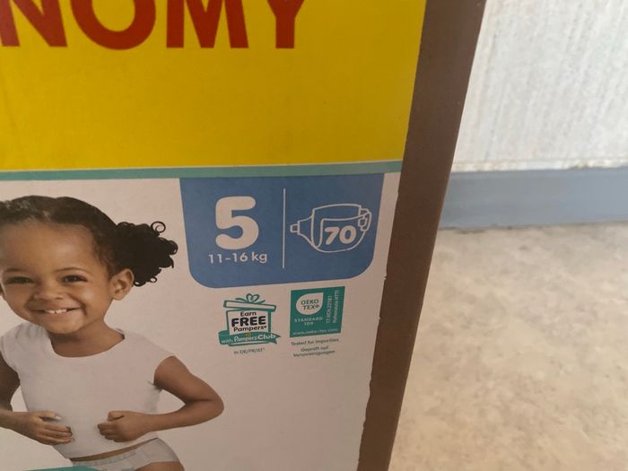 Un carton de couches Pampers taille 5 maxi pack harmonie - photo numéro 2