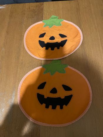 Set tanle Halloween pottery barn kids