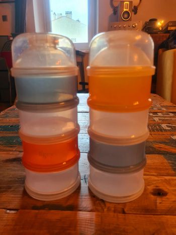 Lot de 2 boites doseuses pour biberons