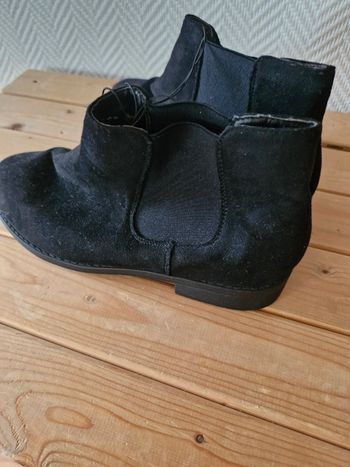 Botillons noirs en daim