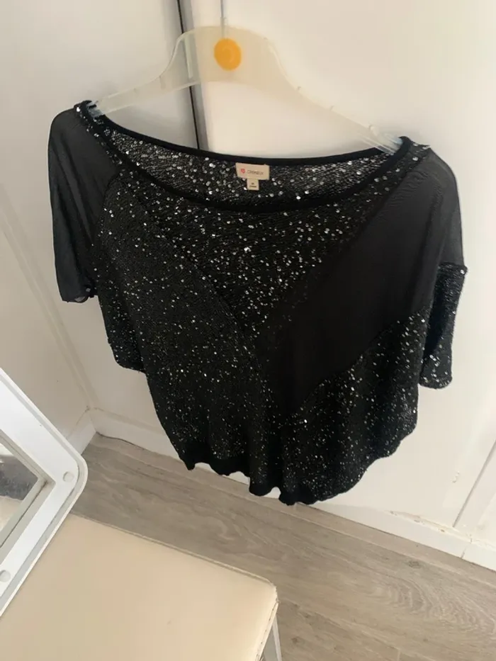 haut avec paillettes