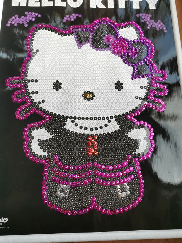 Tableau en sequins multicolores Hello Kitty Sanrio - photo numéro 5