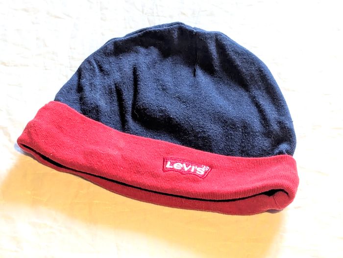 Petit Bonnet Levi's Bleu Marine Large Bandeau Rouge Accessoire Petits Enfants Bébés