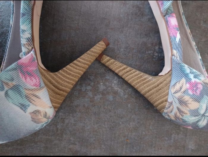 Chaussures à talons en toile fleurie pointure 39 - photo numéro 4