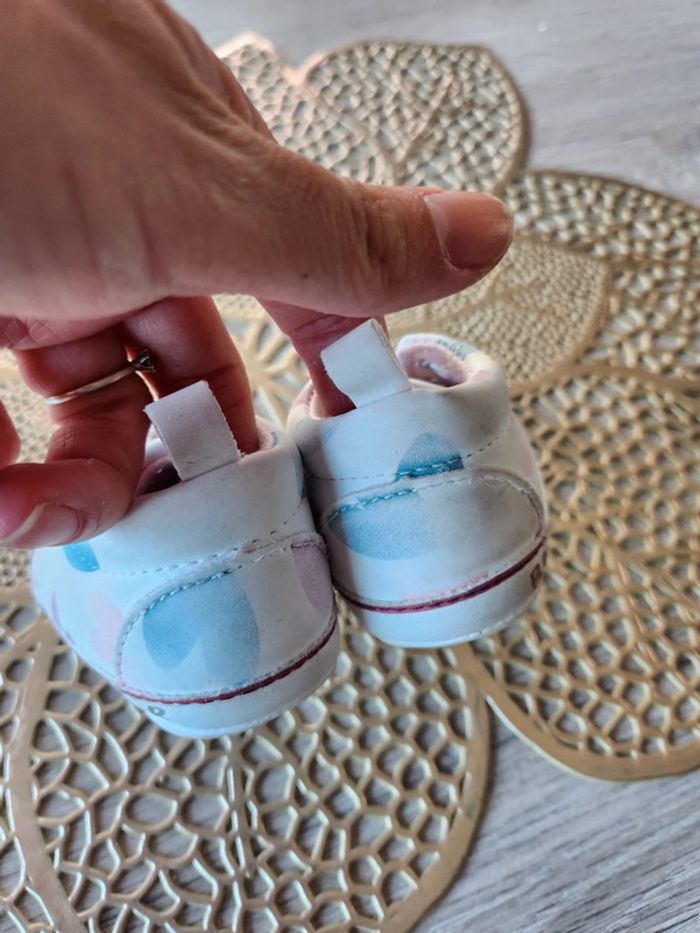 Petites baskets bébé - photo numéro 4