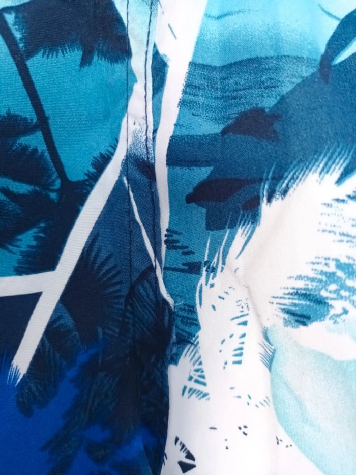 Short de bain bleu 4 / 5 ans - photo numéro 4