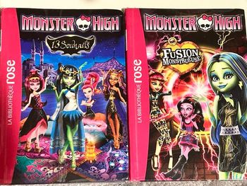 Lot livres Monster High