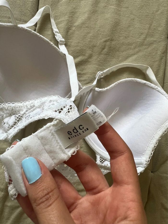Soutien-gorge blanc - photo numéro 3
