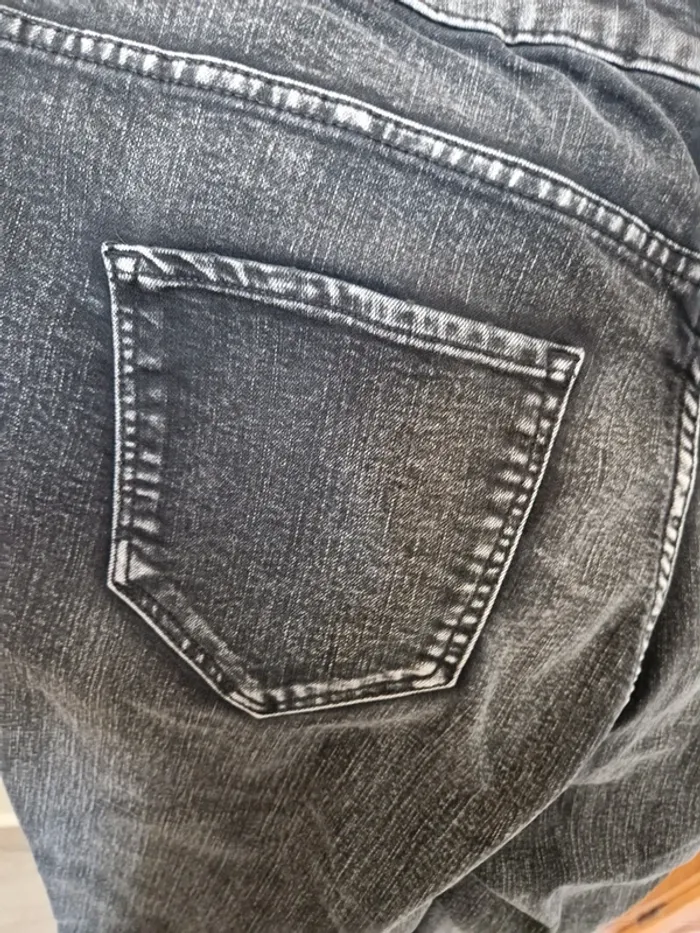 Jean skinny gris noir h&m taille 50 - photo numéro 6