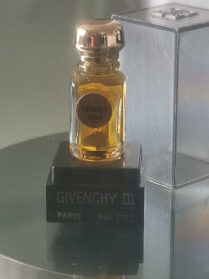 Miniature Givenchy III