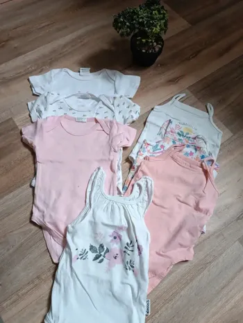Lot de 7 bodies été