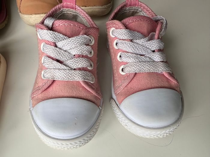 Lot de 4 paires de chaussures et bottes de neige taille 20 a 22 zara, kiabi et autres - photo numéro 4