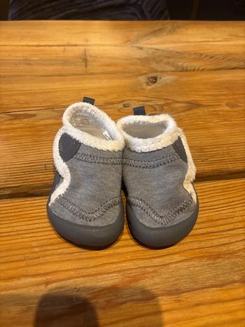 Chaussure de marche pointure 20 en très bon état