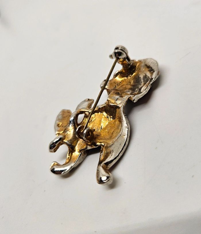 Broche.
Chien. - photo numéro 7