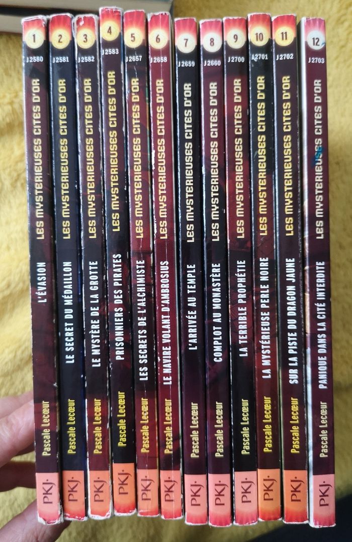Collection complète 12  romans Les mystérieuses cités d'or - photo numéro 2