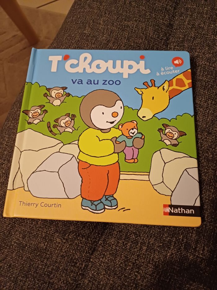 Livre T'choupi va au zoo