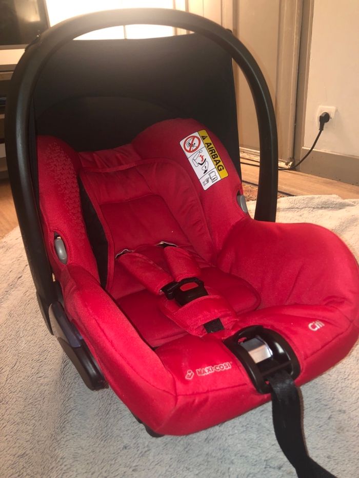 Siège auto Maxi-Cosi Citi rouge – neuf avec adaptateurs