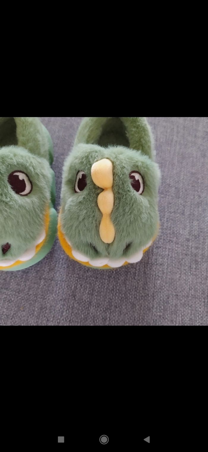 Chaussons fourrés taille 22/23 - photo numéro 7