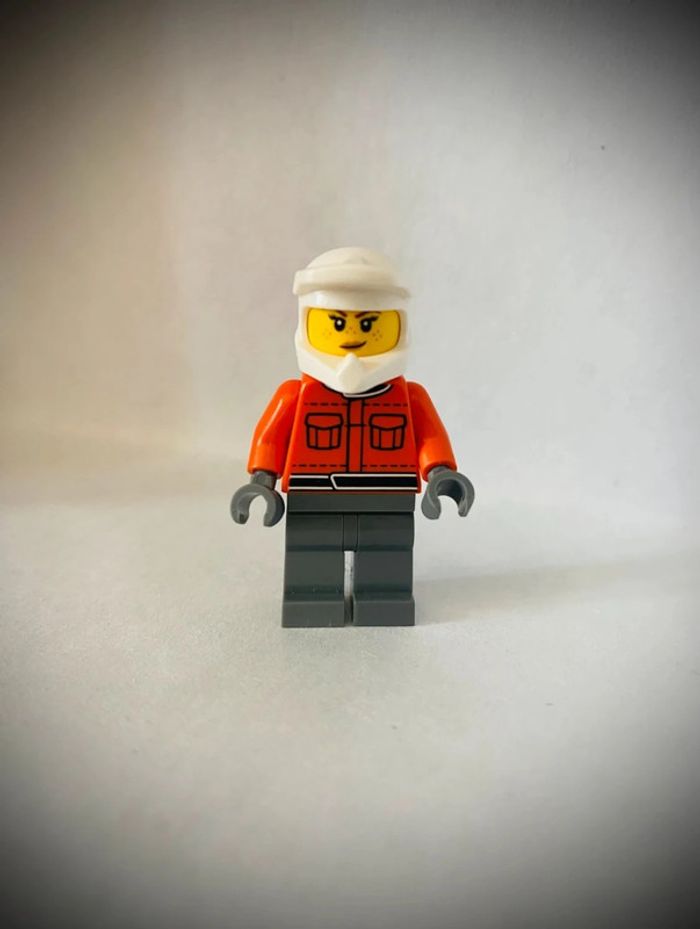 Minifigurine LEGO City - CTY1864 - Membre de l’équipe de Stand de Formule 1 - 2025 - Très bon état