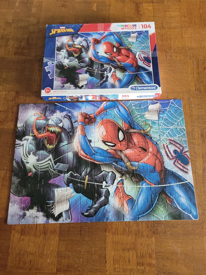 Puzzle 104 pièces Spiderman
