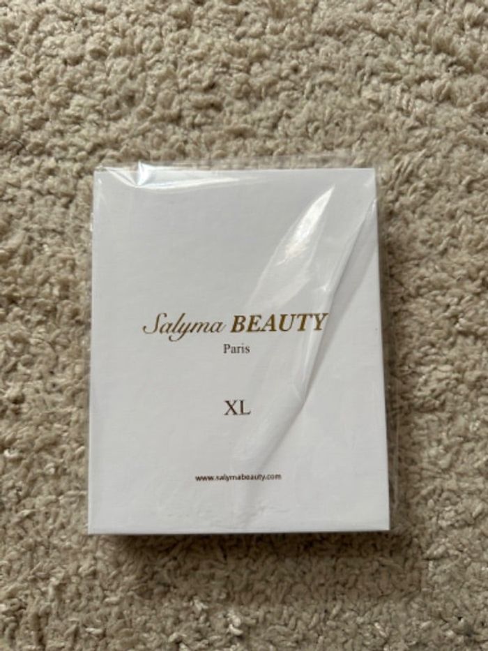 Extension de cils russe