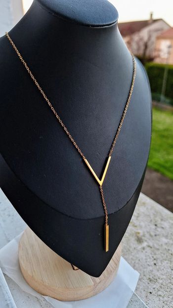 Collier en acier inoxydable pendentif en V, Collier femme minimaliste chaine acier inoxydable