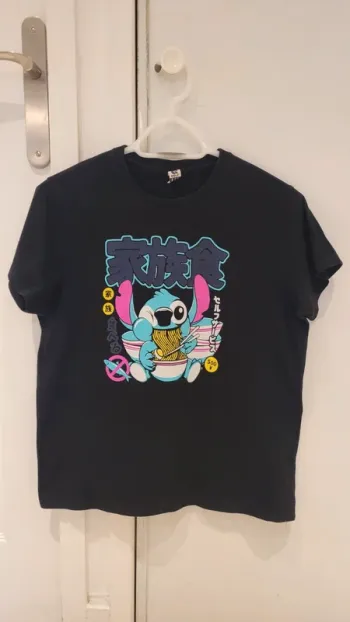 Tee-shirt manches courtes "Stitch eats ramens"
